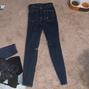 Distress knee ripped jeans, skinny jeans